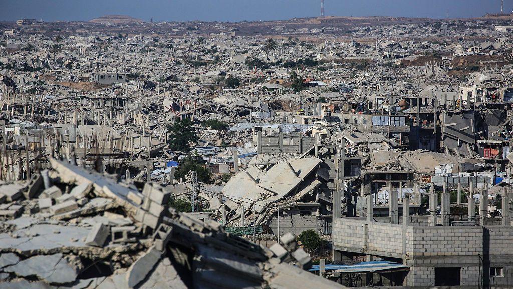 Image caption,Israel's military campaign in Gaza has left much of the territory in ruins