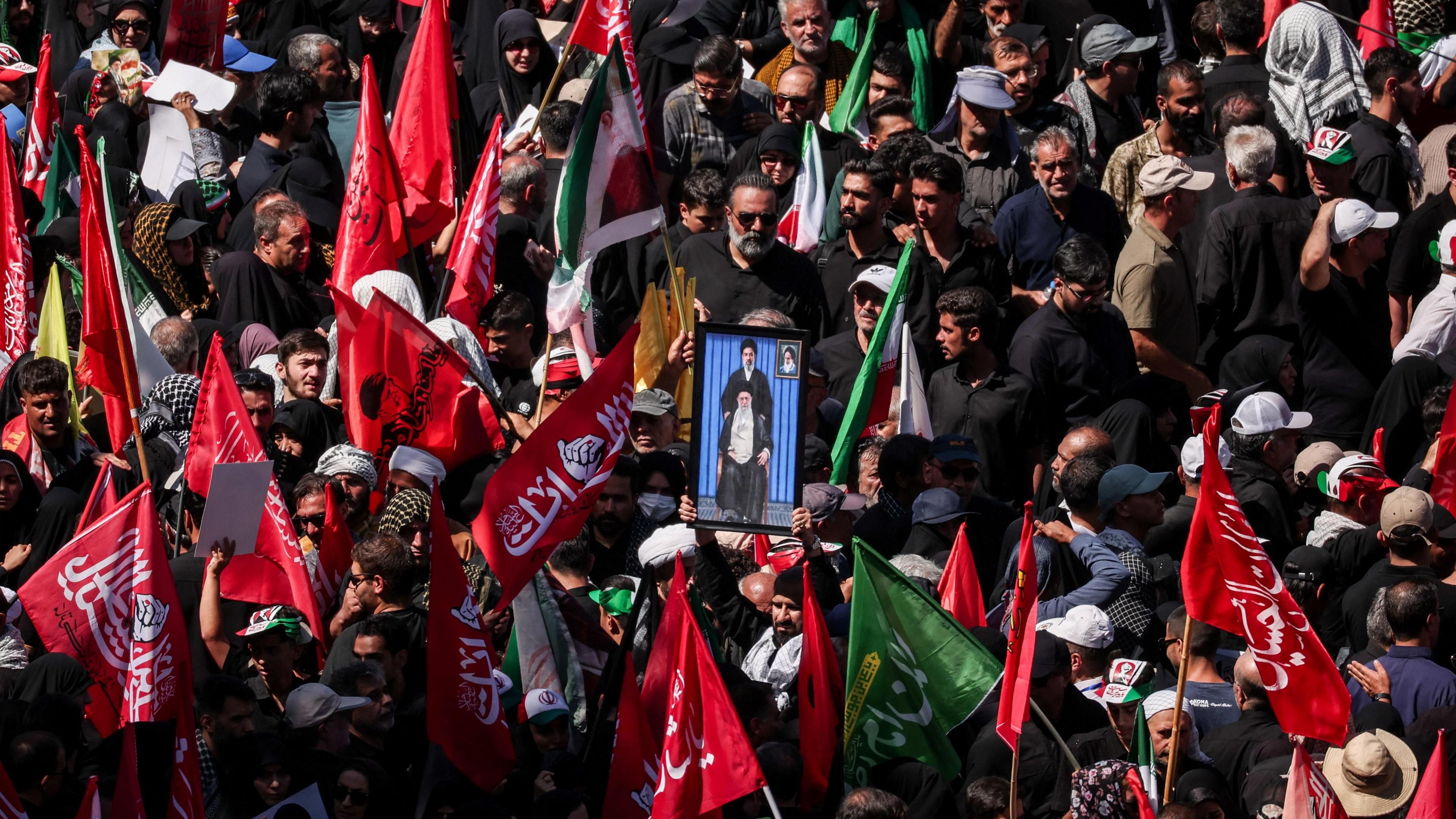 Image caption,Calls for the assassination of Donald Trump were heard at funeral ceremonies for Ayatollah Ali Khamenei in Mashhad