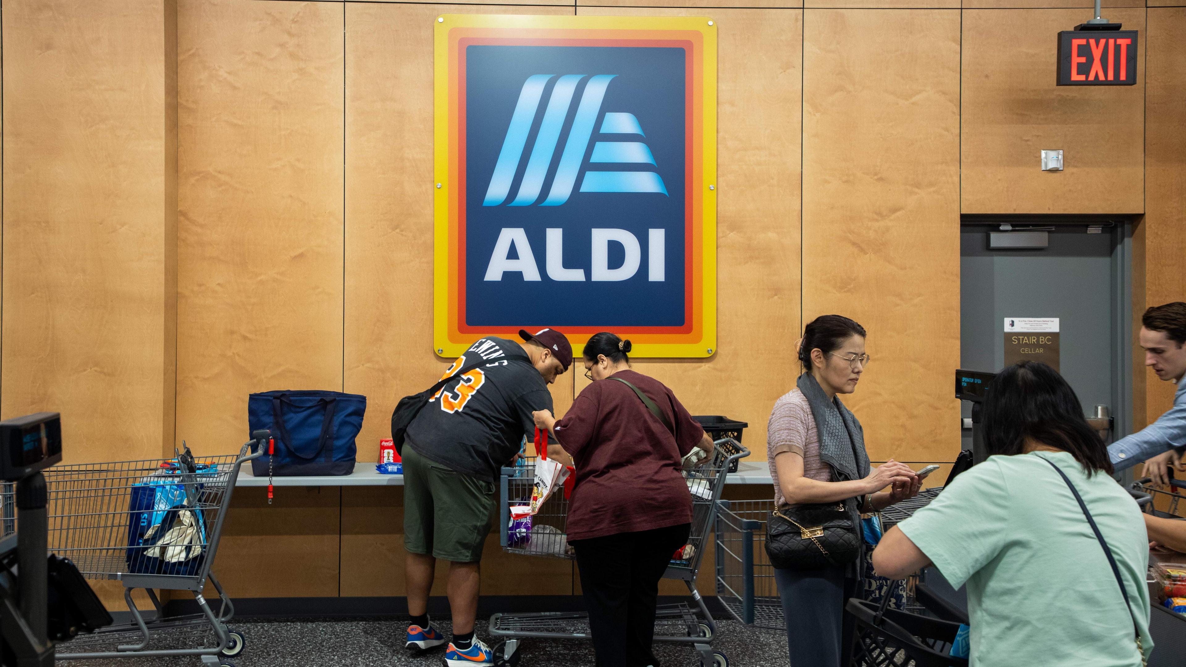 Image caption,The Manhattan location is one of 800 new store openings Aldi has planned over five years