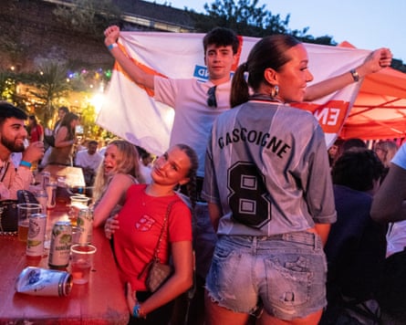Indiana Meager and Martyna Kaaczynska.Photograph: Andy Hall/The Guardian