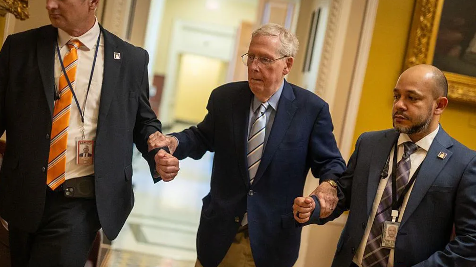 Image caption,The senator was seen on 4 June leaning on his staff to support himself
