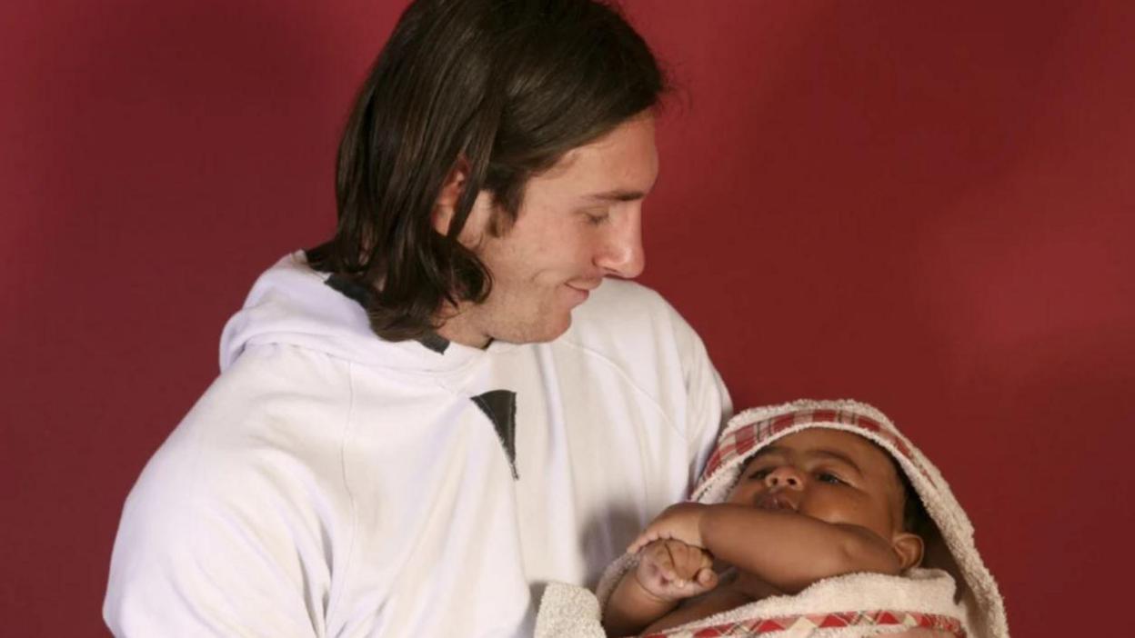 Image caption,Messi still wore number 19 for Barcelona in 2007, only inheriting the number 10 shirt a year later when Ronaldinho left the club