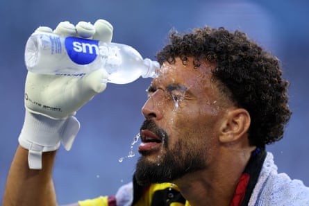 Vozinha, the Cape Verde goalkeeper, cools off during a hydration break in the Fifa World Cup 2026 round of 32 match against Argentina at Miami stadium on 3 July 2026.Photograph: Steph Chambers/Fifa/Getty Images