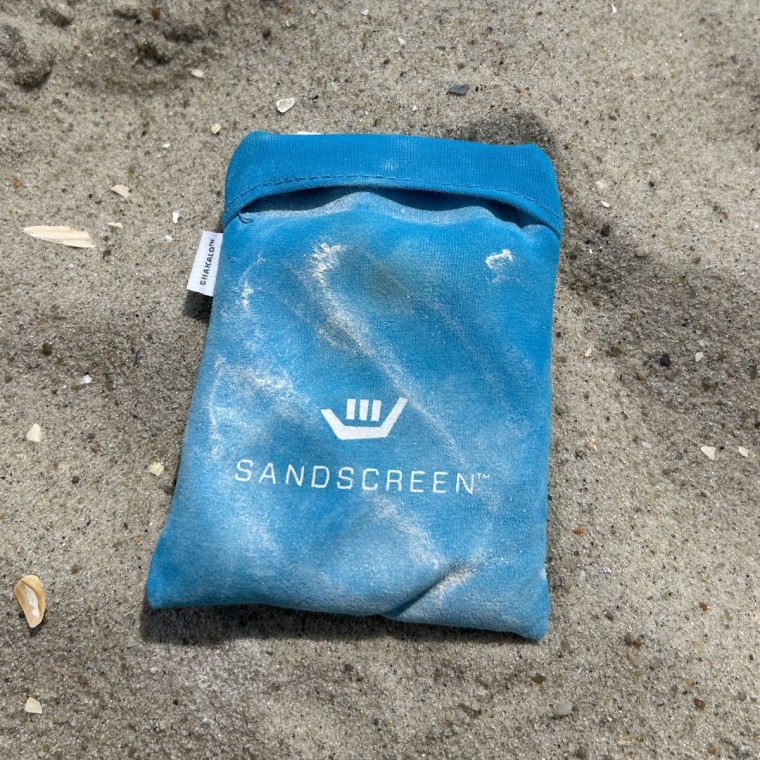 Brush off the sand before you leave the beach — the Shakalo Sandscreen really works.Courtesy Becca Delman
