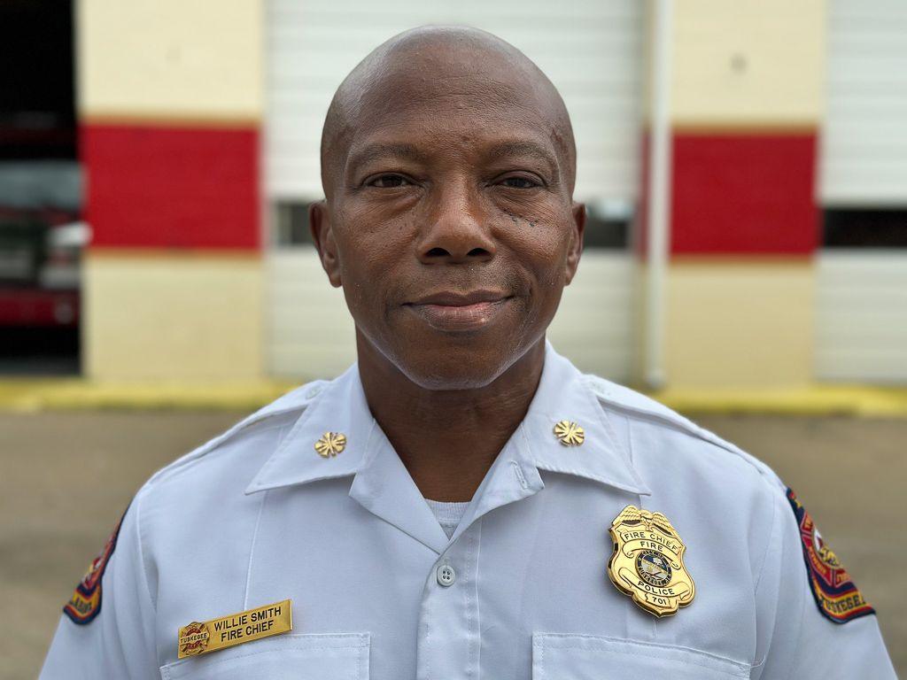 Image caption,Tuskegee Fire Department Chief Willie Smith says "we need a building".
