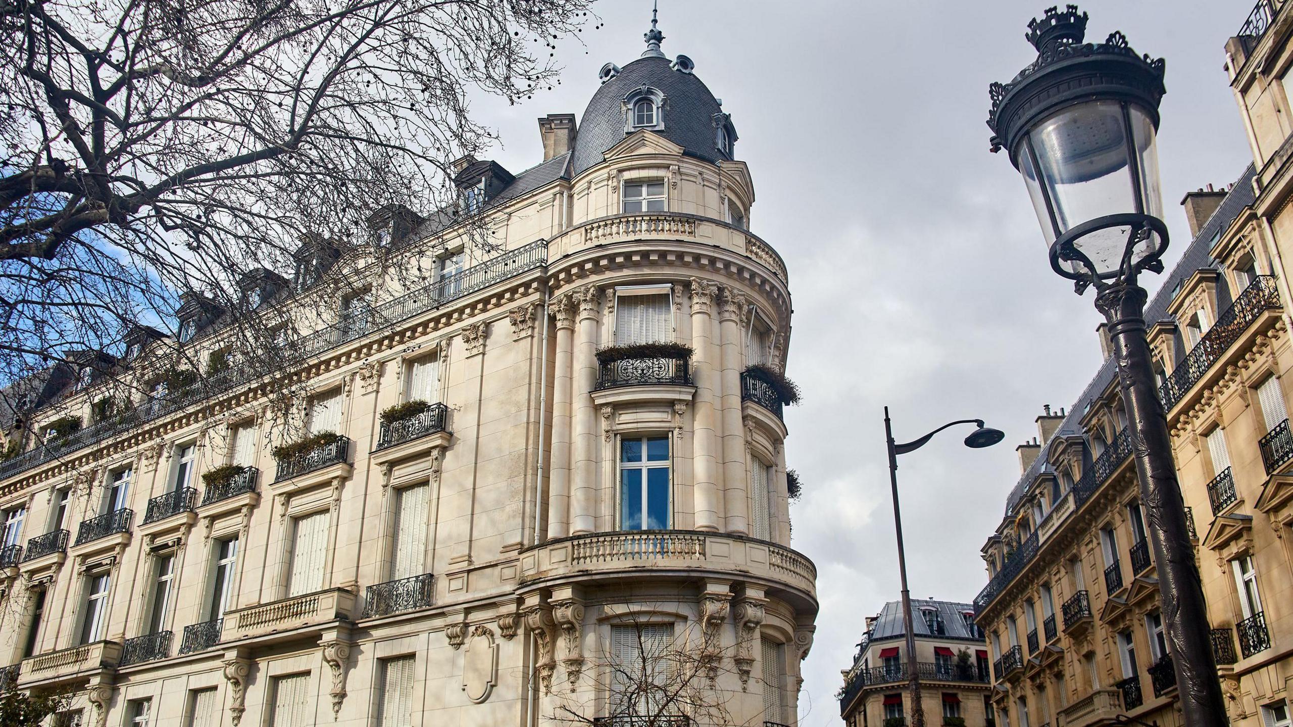 Image caption,Epstein met Anya in his sprawling Paris apartment near the Arc de Triomphe