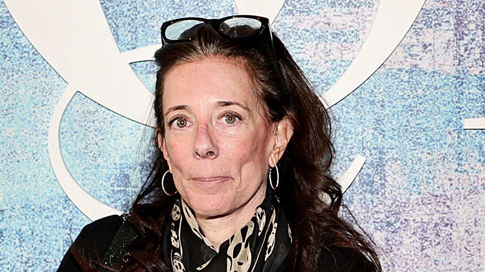 Image caption,Anya says Epstein arranged a meeting with the co-founder of Next Management Faith Kates