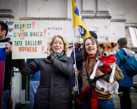 Tate staff strike outside Tate Britain in London in November 2025.Photograph: Alicia Canter/The Guardian