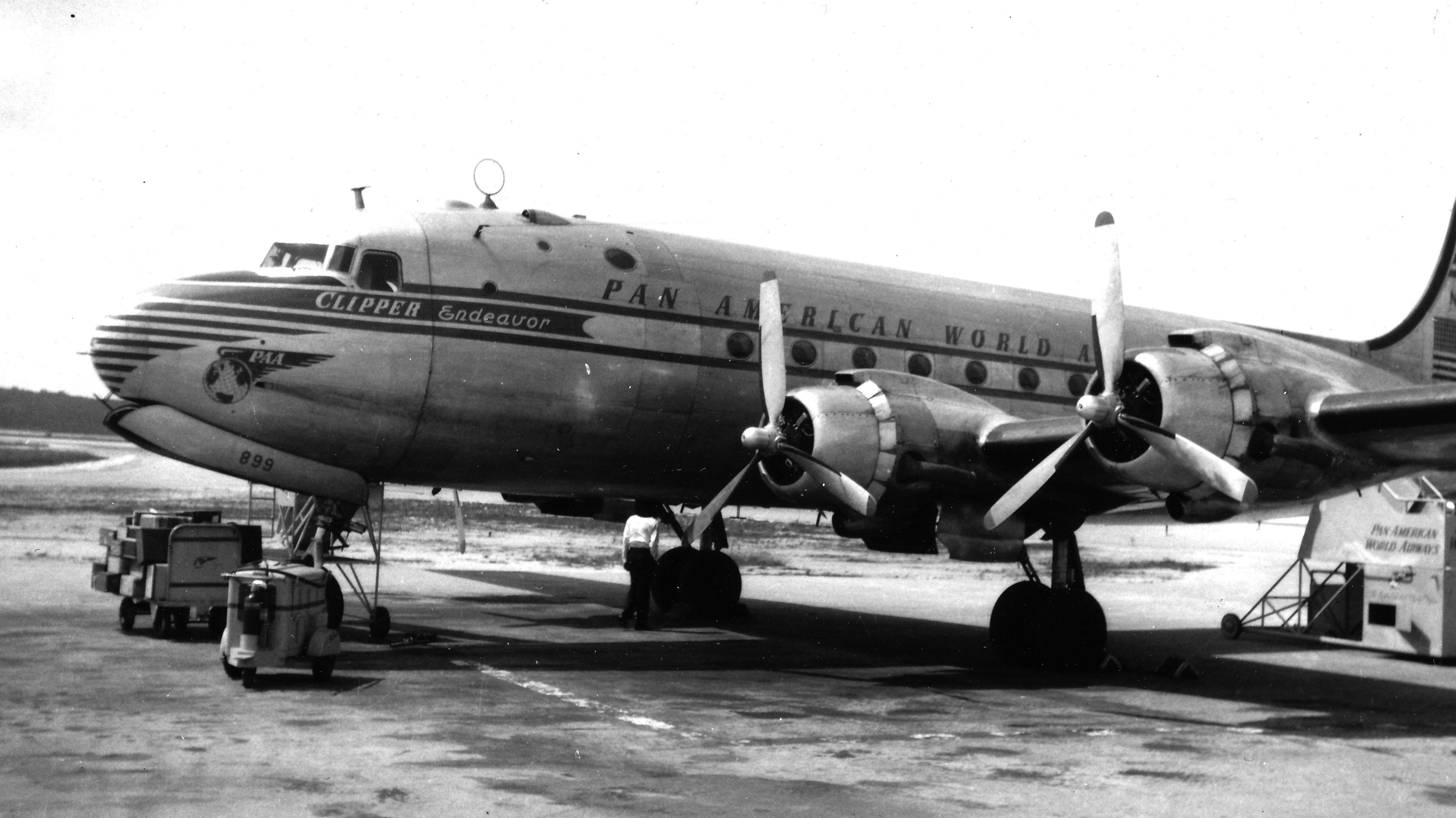 Image caption,The Clipper Endeavor sank minutes after a hard water landing, killing 52