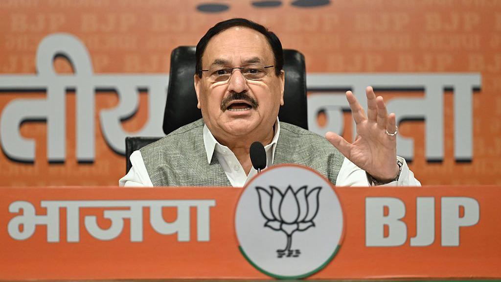 Image caption,Health Minister JP Nadda visited the activist at the hospital and said he had requested him to break his fast