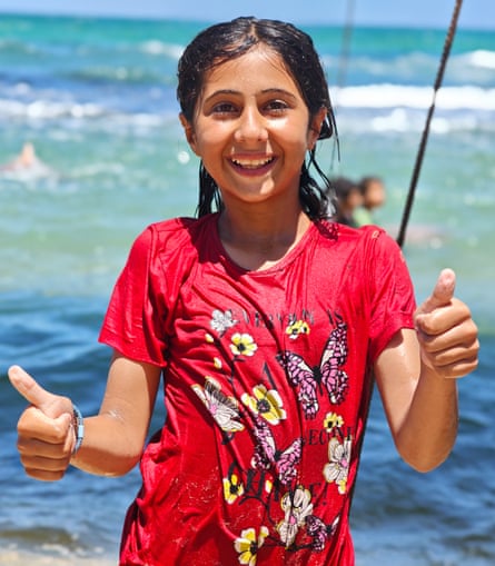 Tulin Al-Othmaneh, 10, and Aseel Al-Kafarna