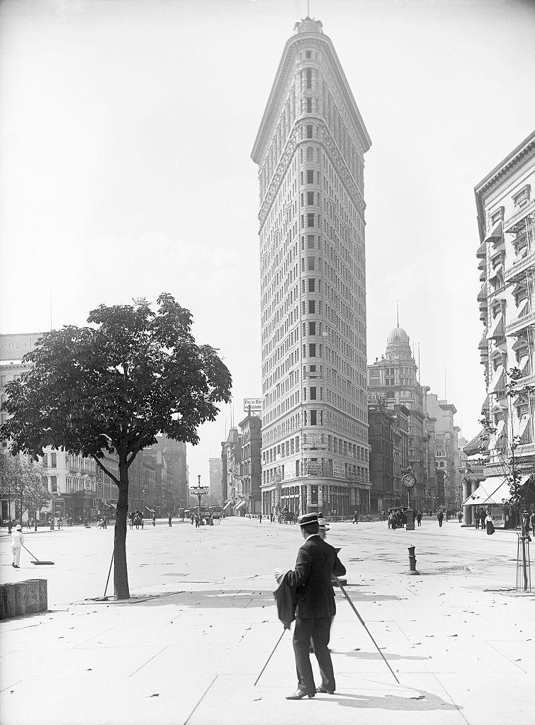 Image caption,The Flatiron Building photographed upon its completion in 1902