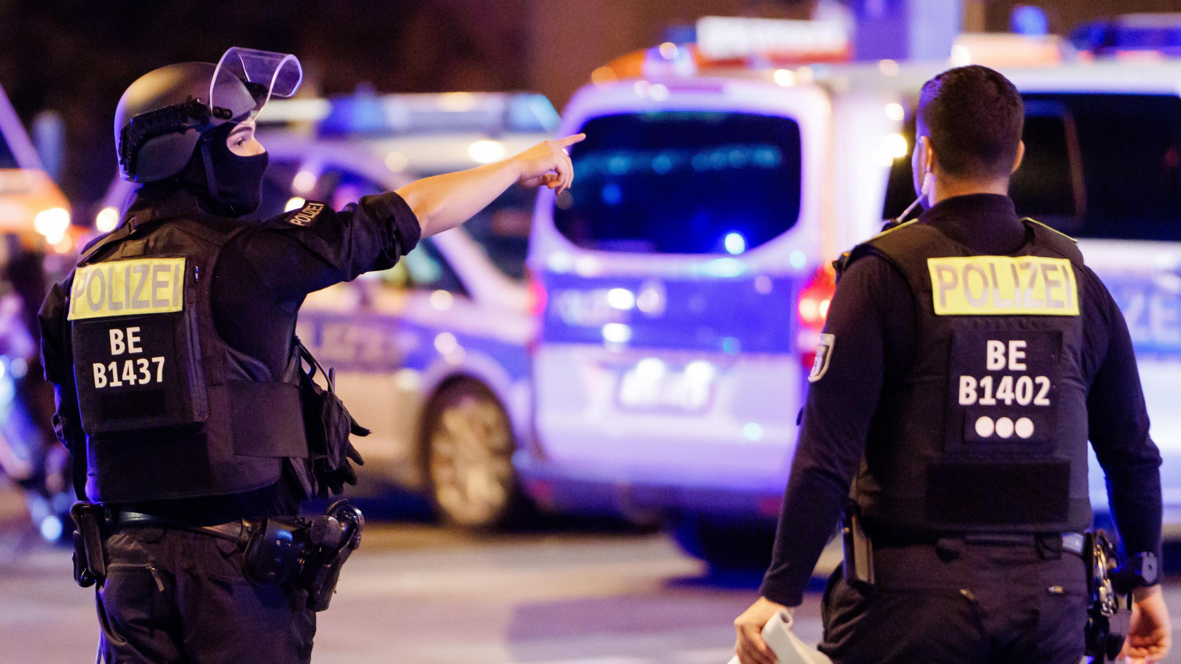 Image caption,Investigators at the scene in Tiergarten park on Sunday