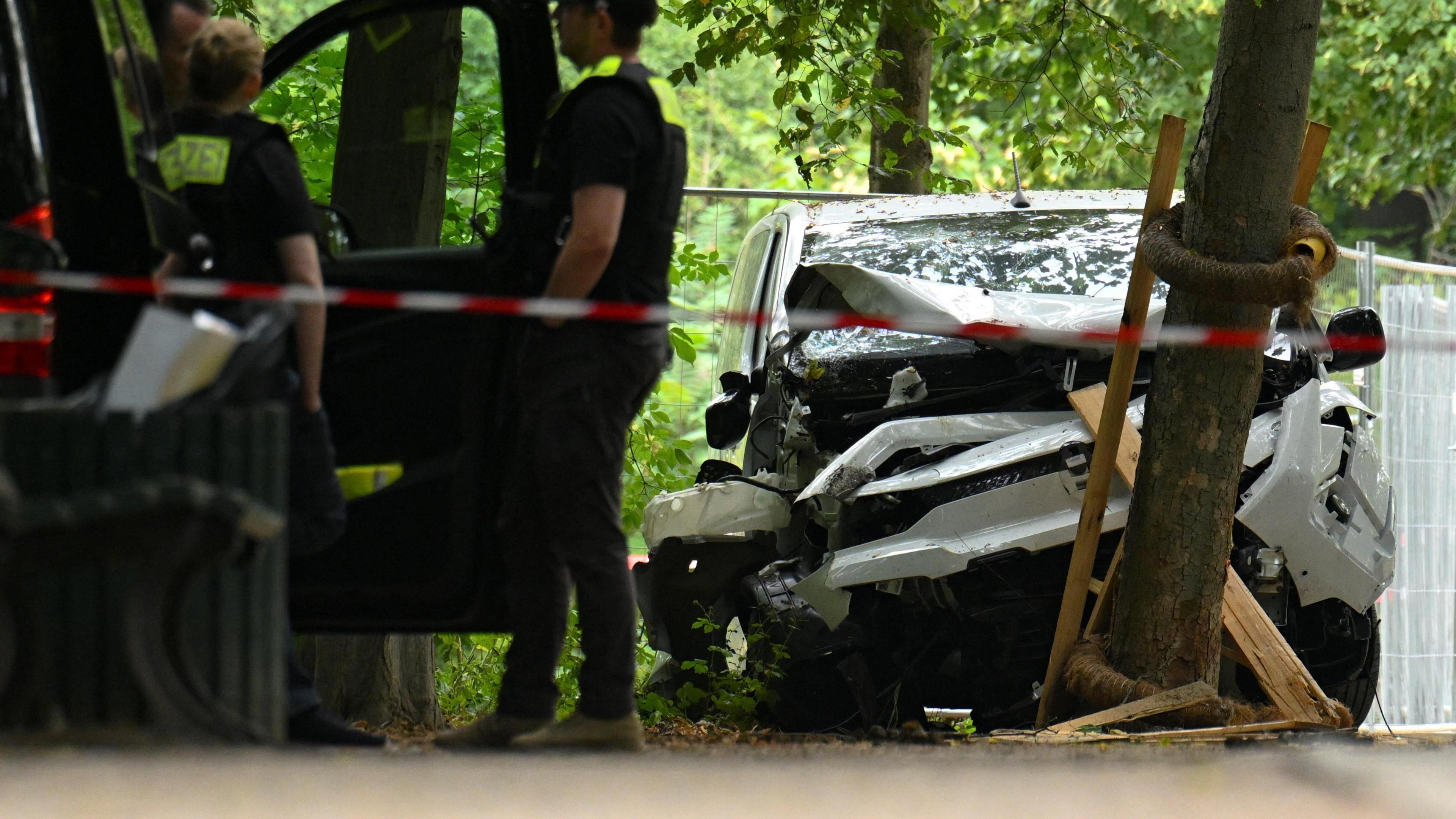Image caption,Investigators at the scene in Tiergarten park on Sunday