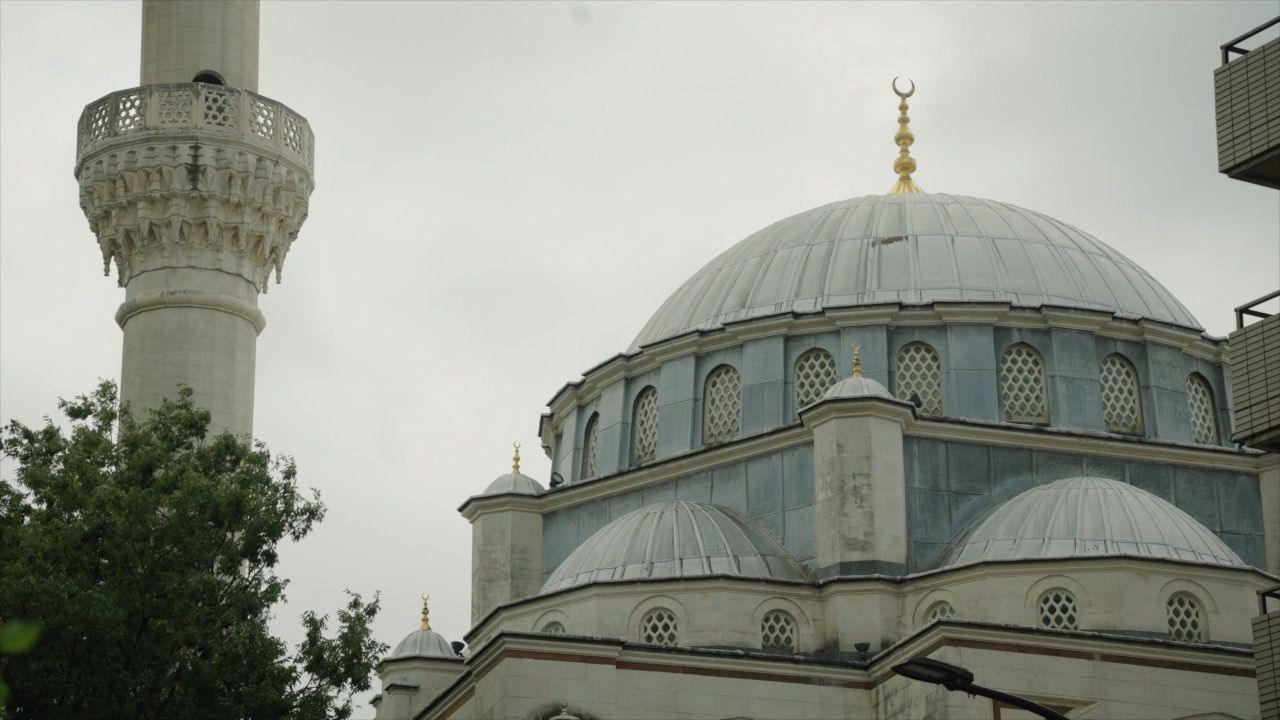 Image caption,Japan's Muslim population has grown in recent decades and there are a number of mosques in the country