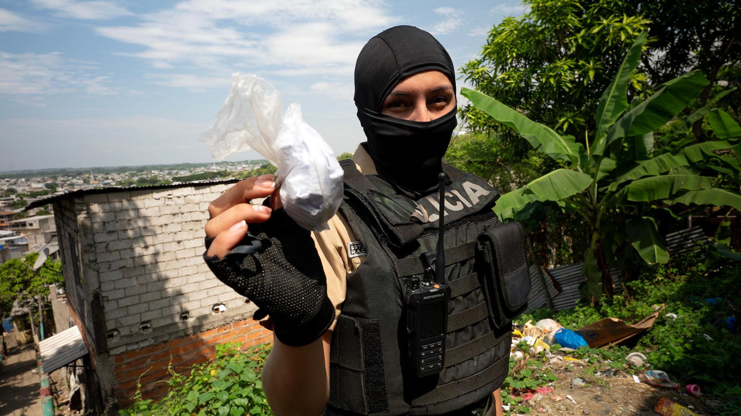 Image caption,Even when police capture criminals and drugs, they complain corruption in the justice system prevents real change