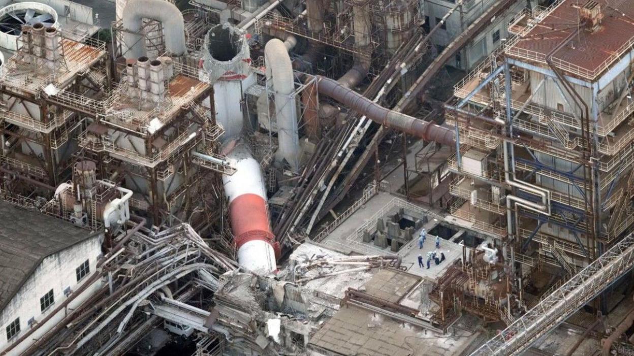 Image caption,People are thought to be missing after a chimney collapsed at the Nippon Paper Industries Yatsushiro Plant