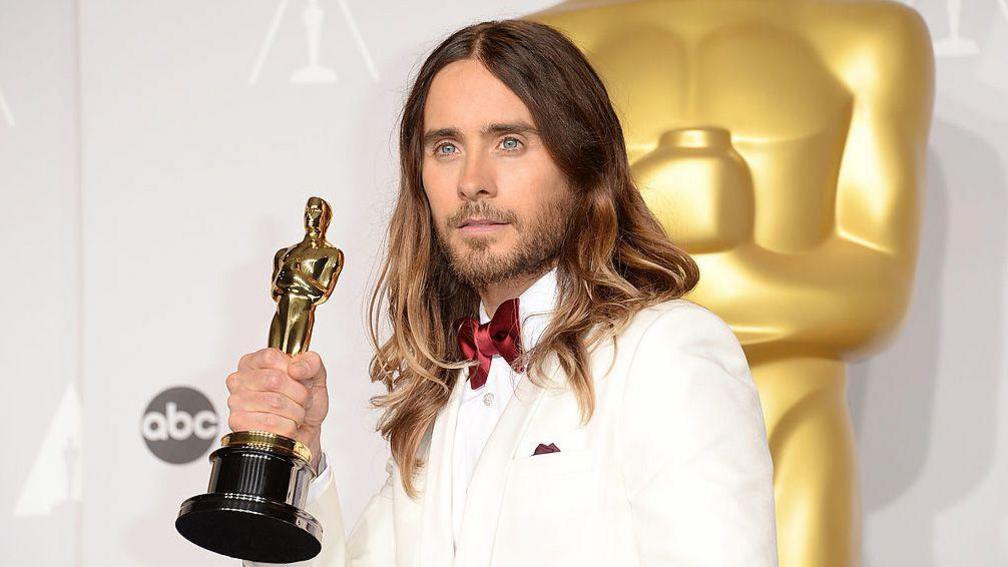 Image caption,As well as acting, Leto is the frontman for the award-winning band Thirty Seconds to Mars