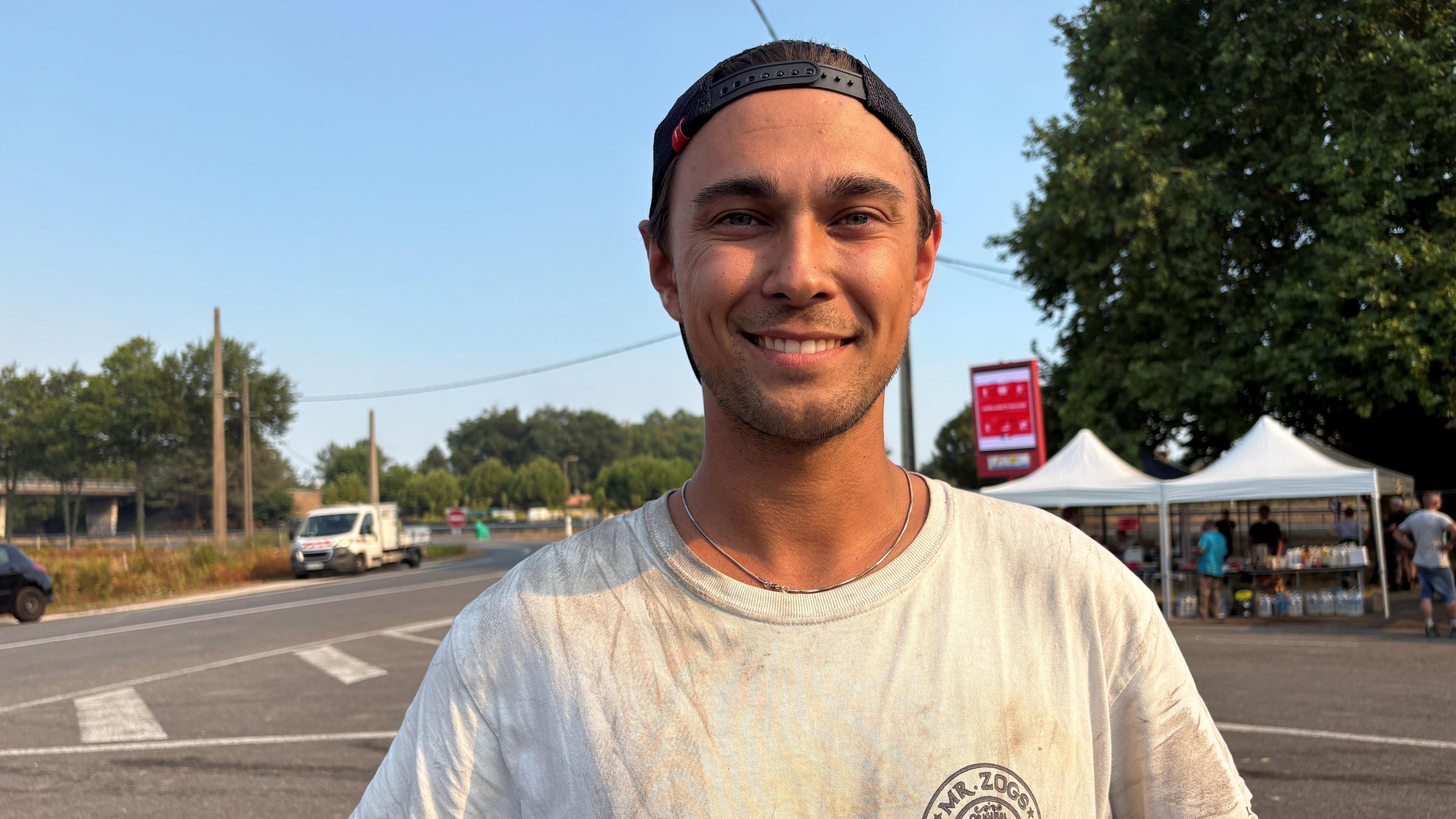 Image caption,Hugo is one of the volunteers who drives to try and help put out the fires