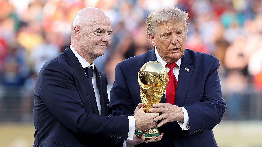 Image caption,Gianni Infantino (left) has developed a friendship with US President Donald Trump in recent years