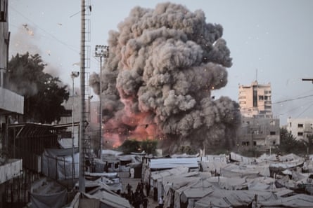 Can Trump’s Hamas disarmament plan work and will Israel agree to withdraw from Gaza? - The Latest