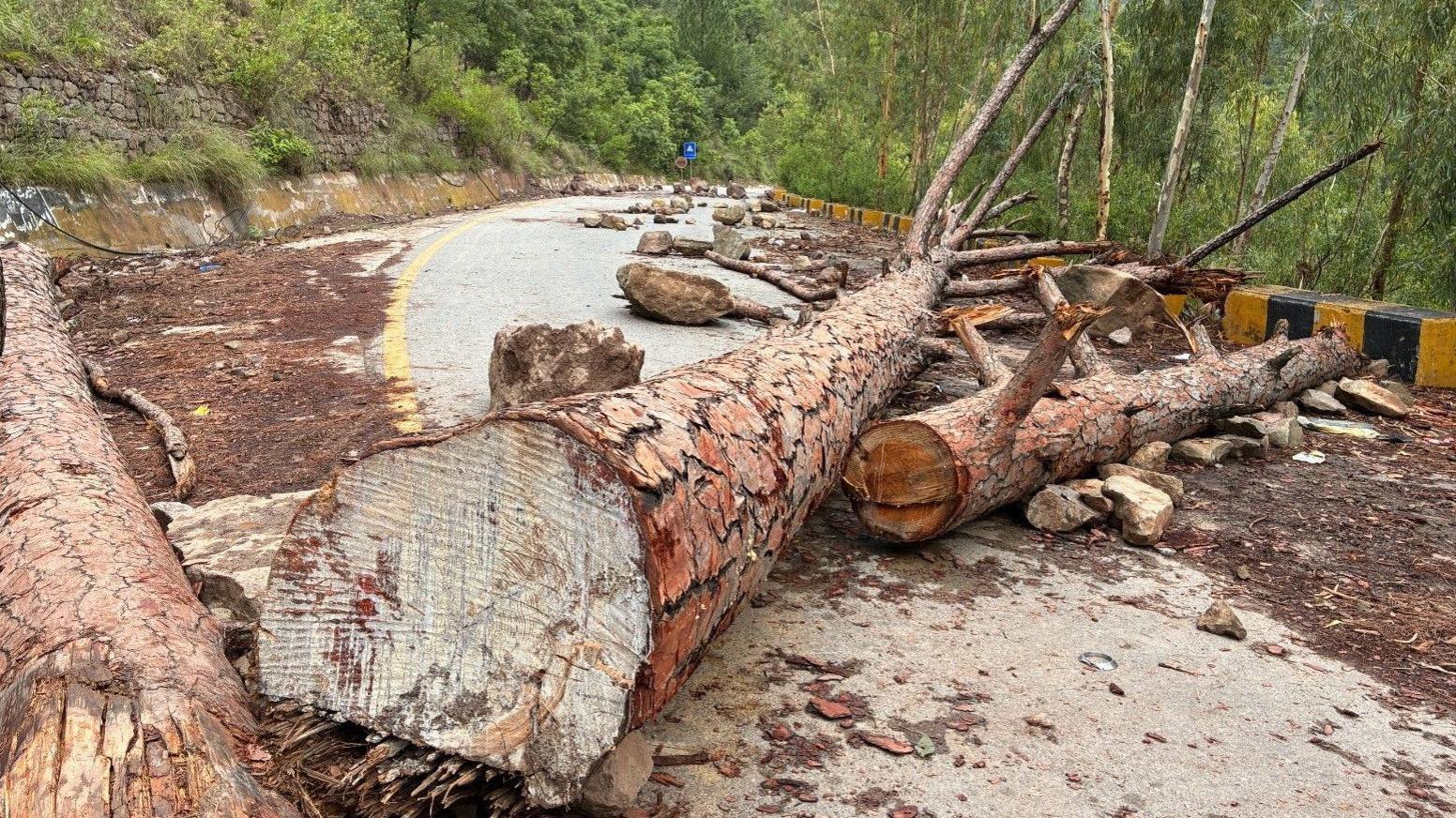Image caption,The authorities say the JAAC has blocked roads to the city