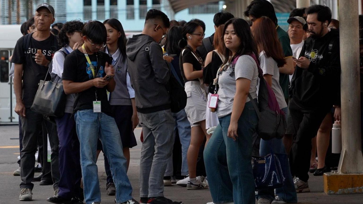 Image caption,The outsourcing industry employs about 1.9 million people in the Philippines