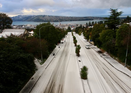 Snow on Dunedin streets on Tuesday.Photograph: Mark Stevenson