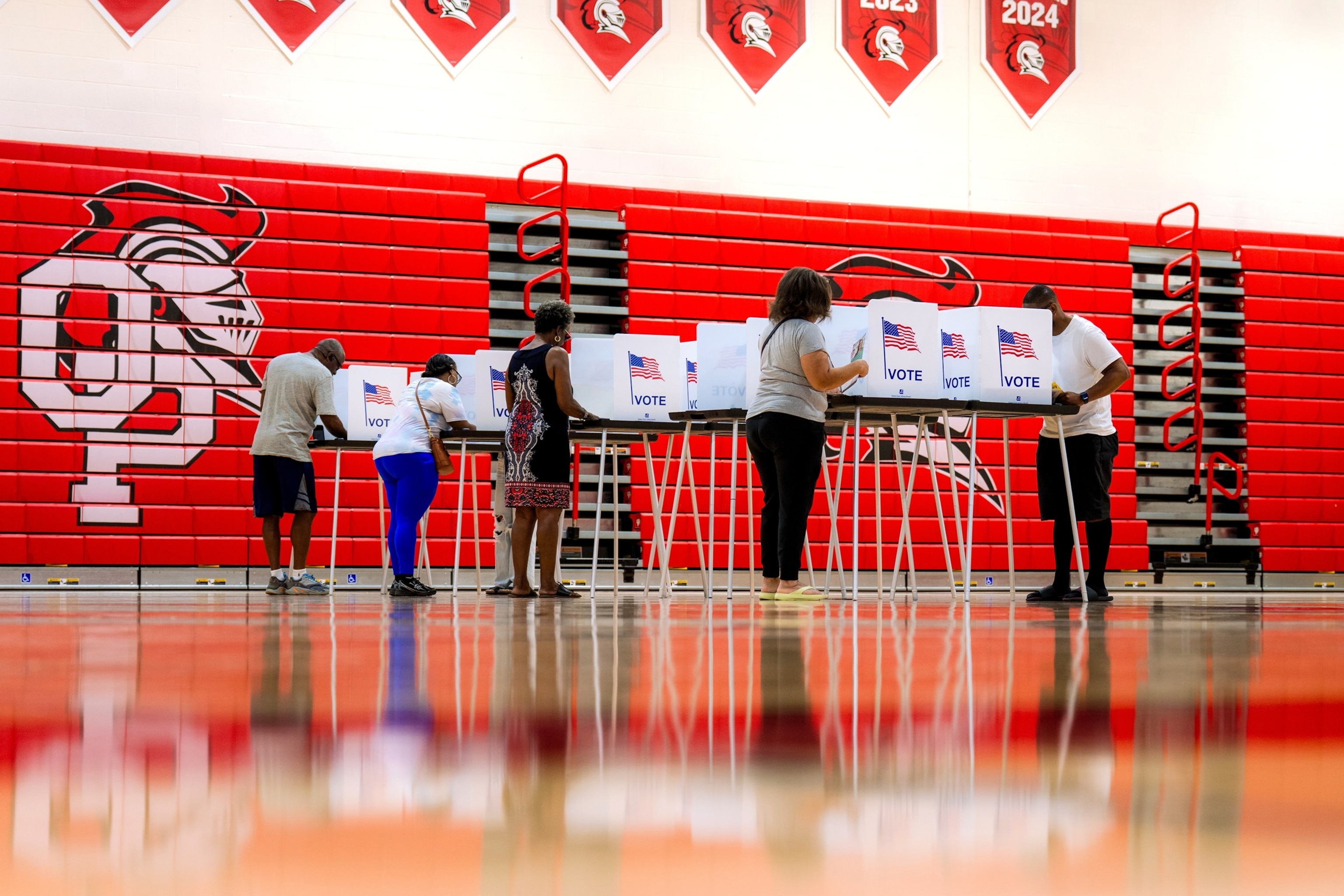 People vote in the primary election at Oak Park High School in Oak Park, Mich., on Aug. 4, 2026.Nic Antaya/AP Photo