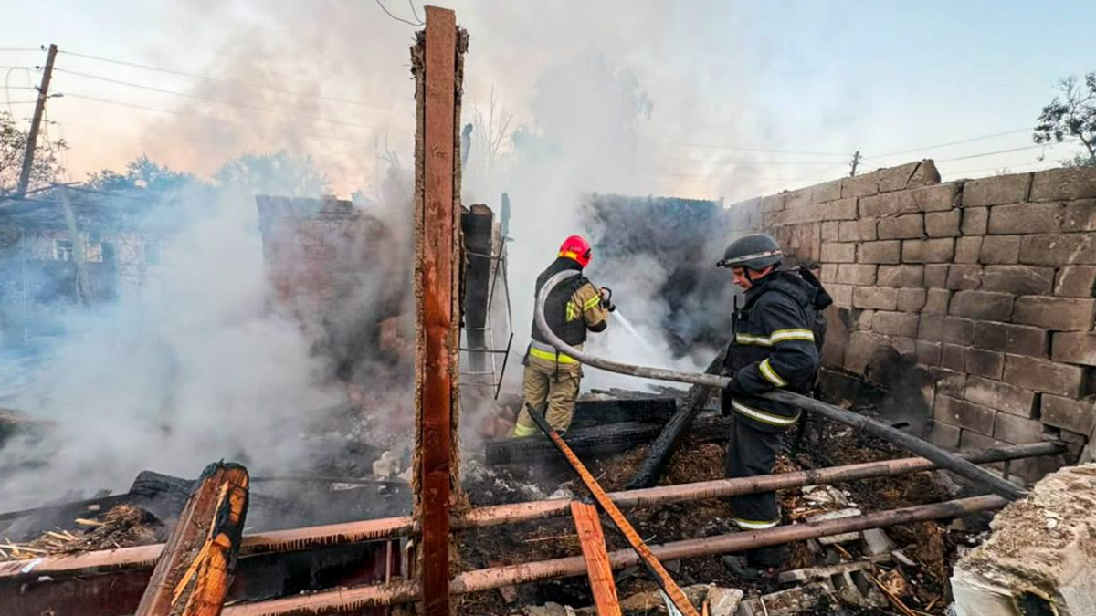 Image caption,Private residential houses were hit in Russia's overnight drone attack on Ukraine's north-eastern town of Balakliya, local officials said