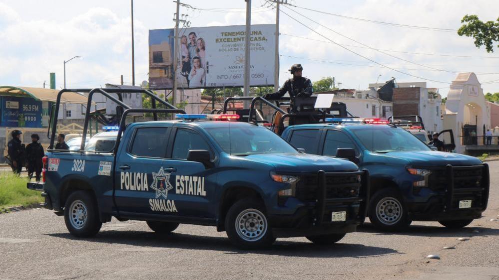 Image caption,The government has deployed extra security forces to Sinaloa to quell the violence