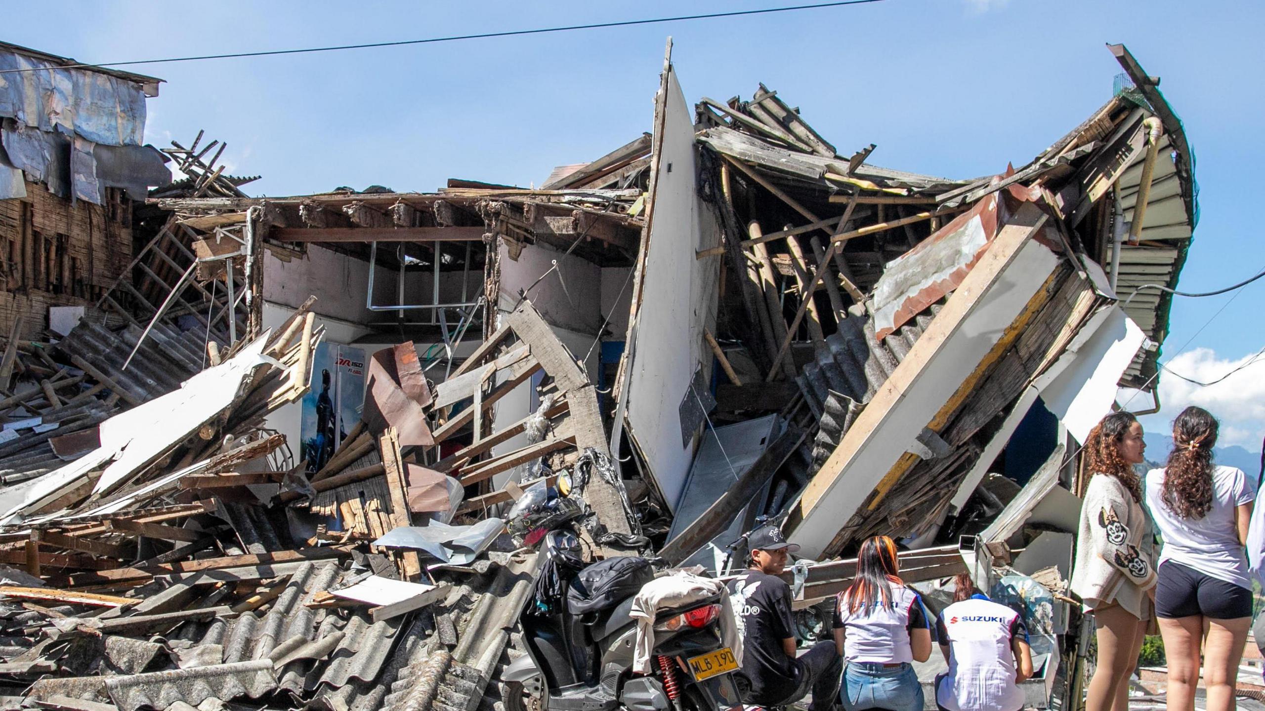 Image caption,Buildings were destroyed in the city of Manizales