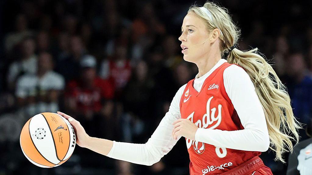 Image caption,Sophie Cunningham is playing in her eighth WNBA season