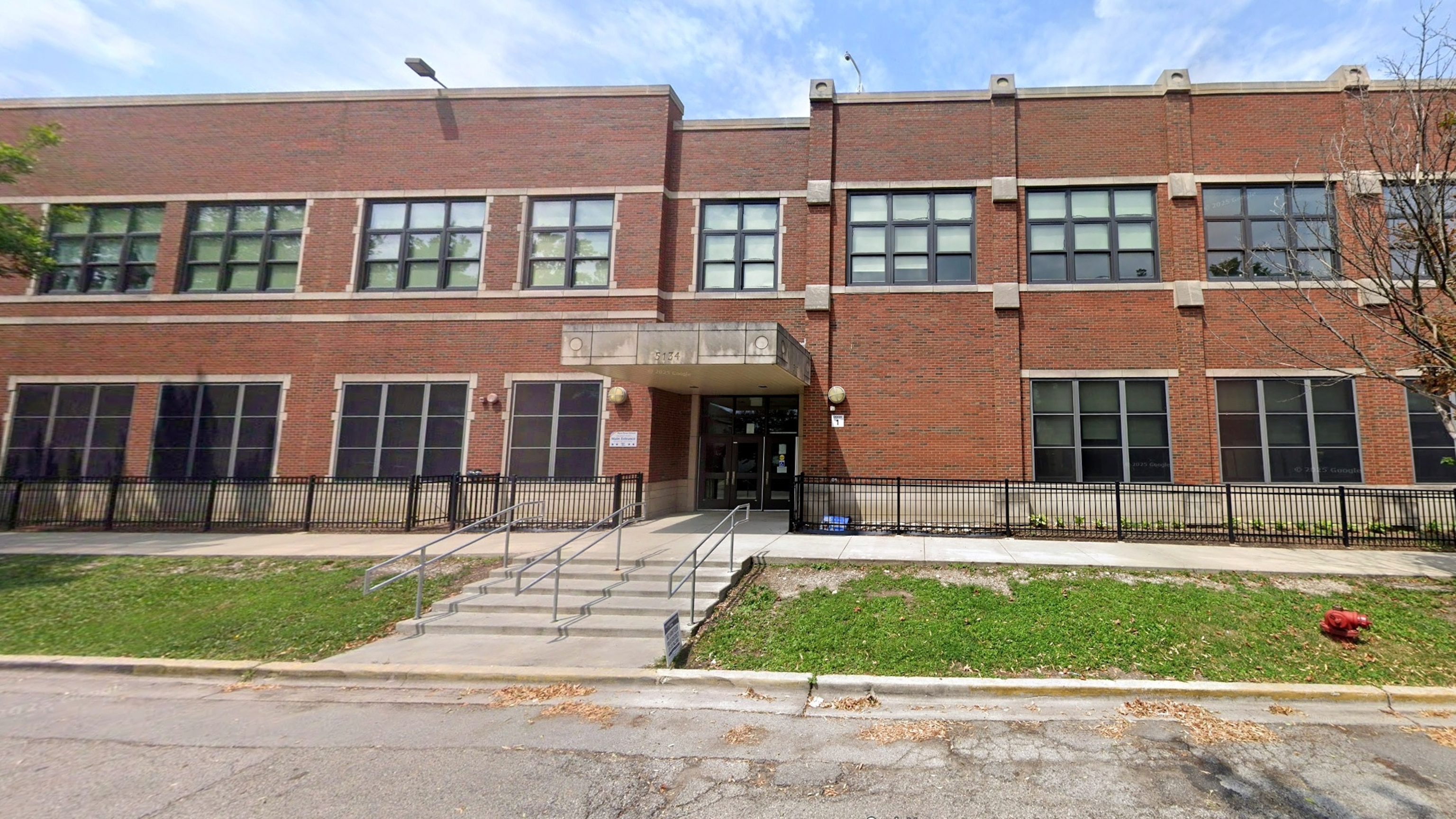 Mark Twain Elementary School in ChicagoGoogle Maps Street View