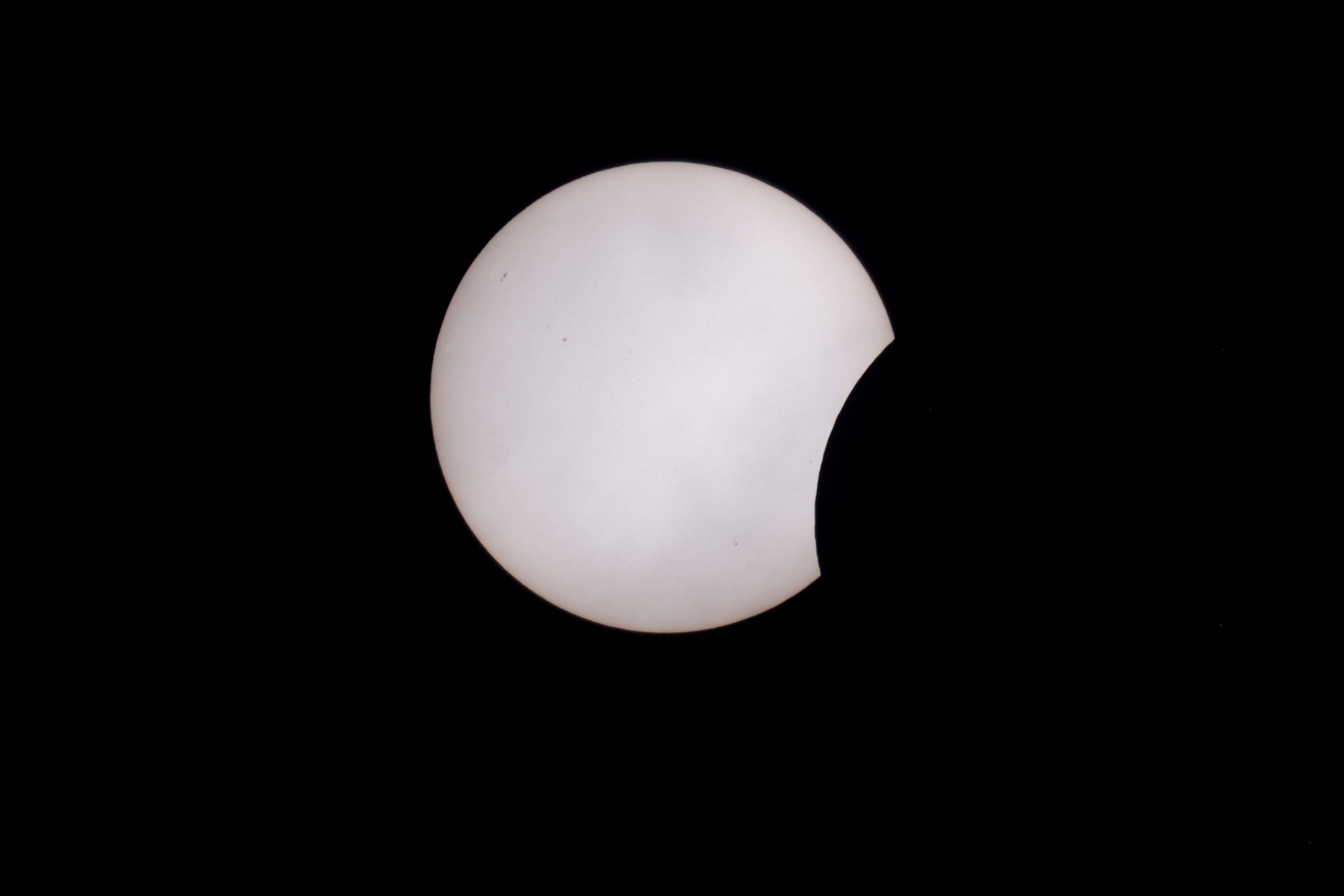 The moon completely covers the sun during a total solar eclipse as seen from Arija, Spain, August 12, 2026.Borja Suarez/Reuters