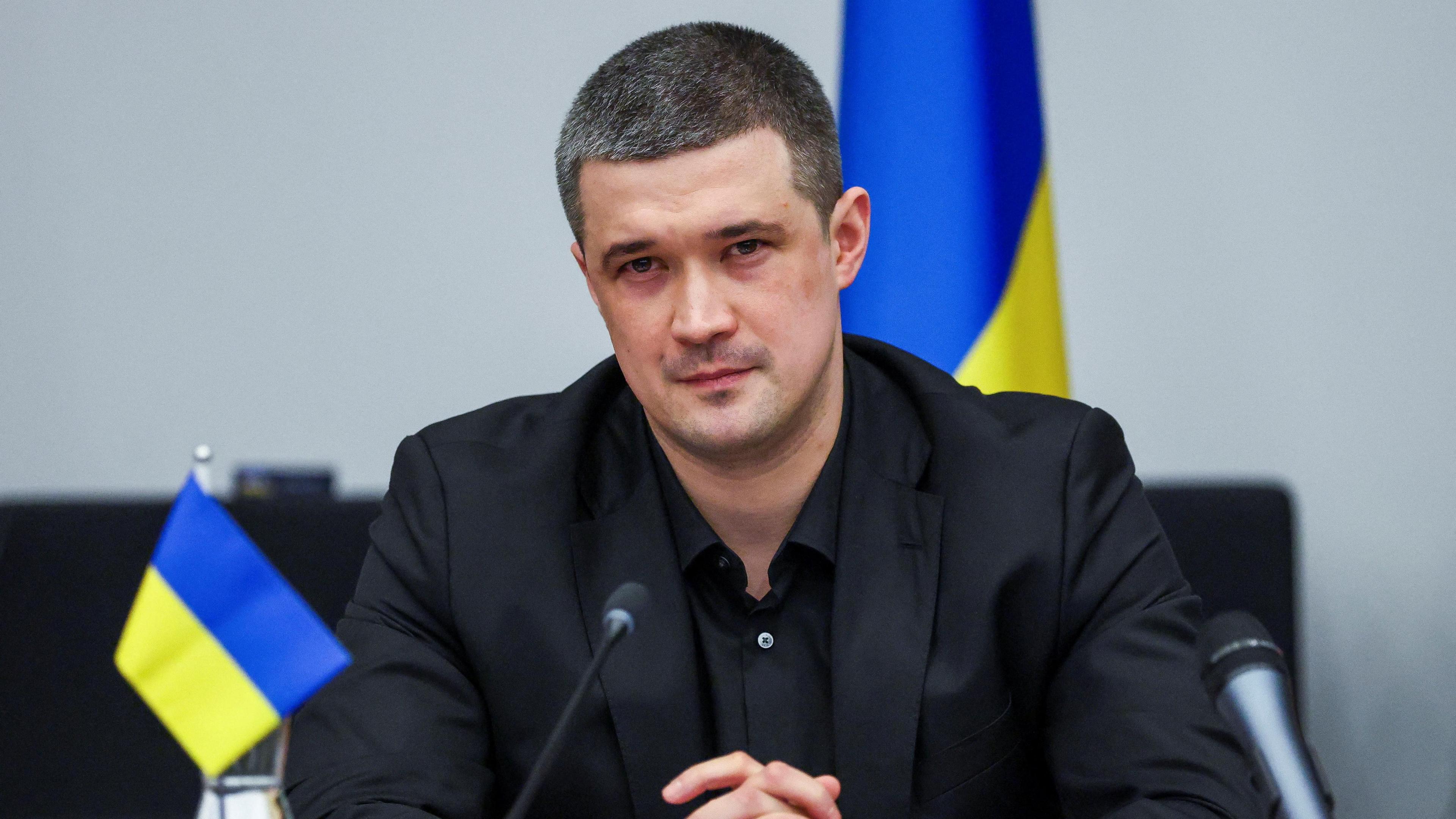 Image caption,Fedorov spoke of Ukraine facing a "systemic crisis of governance" and being "scared of change"