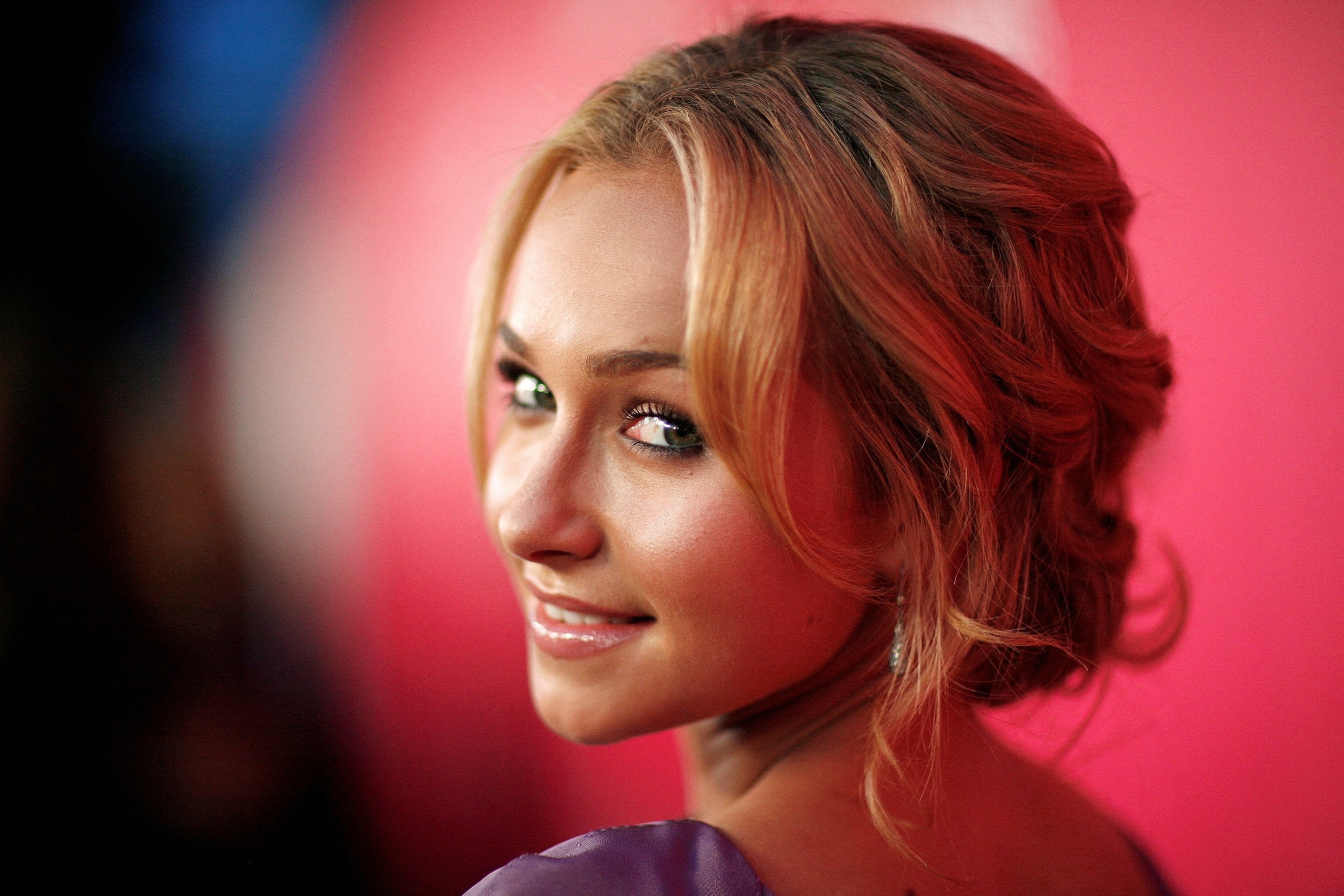 Hayden Panettiere poses at the 6th Annual Hollywood Style awards at the Armand Hammer museum in Los Angeles, October 11, 2009.Mario Anzuoni/Reuters