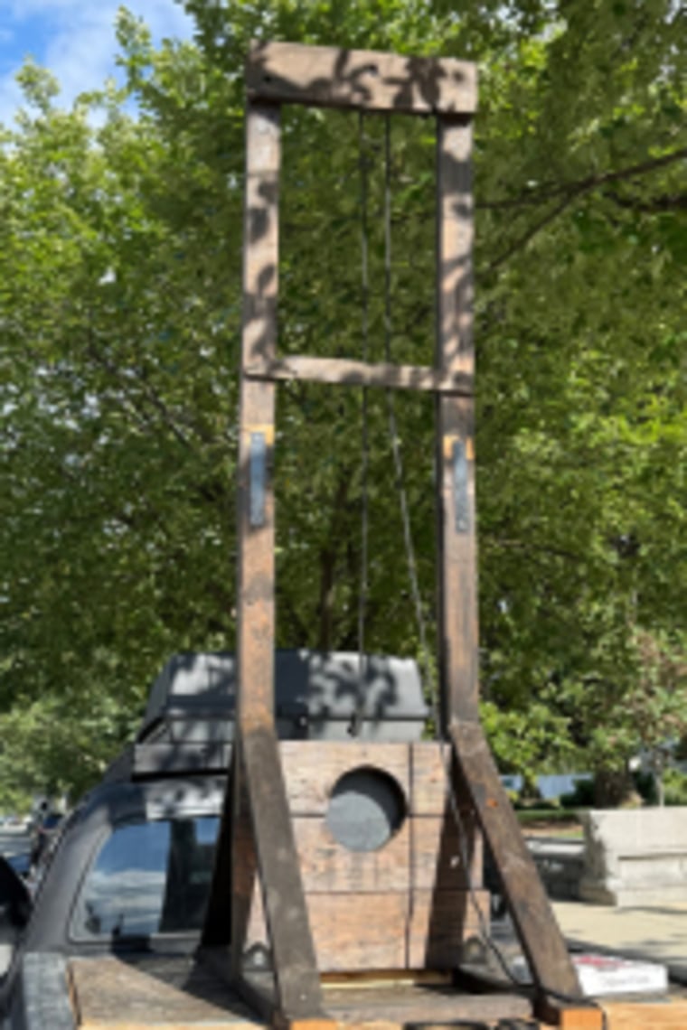 U.S. Capitol Police seized a guillotine, which was spotted in the bed of a pickup truck in Washington.U.S. Capitol Police