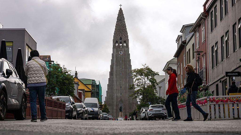 Image caption,Iceland is one of the world's most expensive countries - so economic concerns are a key issue in the EU debate