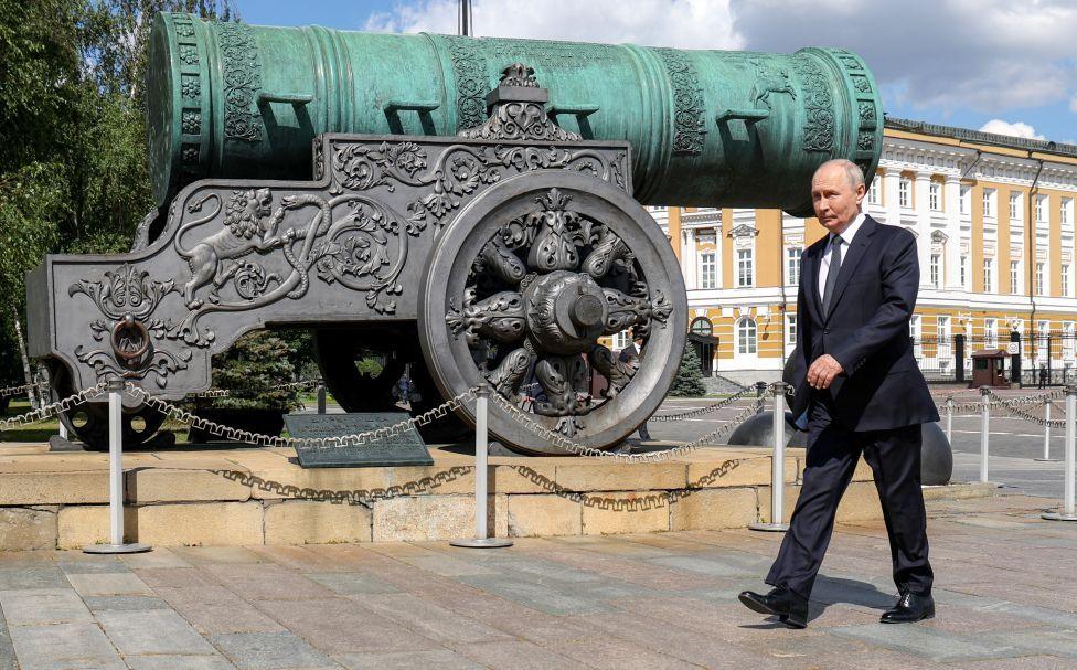 Image caption,Putin has stepped up rhetoric against Nato allies