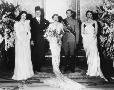 Queen Nazli of Egypt, right, wearing the necklace at Princess Fawzia’s wedding in Cairo, 1939. Also pictured, from left, are: Queen Farida, King Farouk, Fawzia and Crown Prince Mohammad.Photograph: Bettmann Archive
