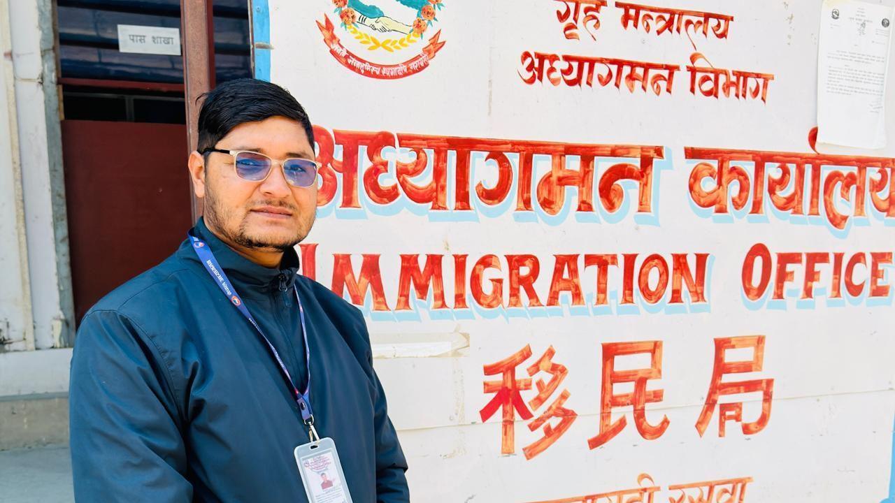 Image caption,More than 100 Indians may have been at the crossing when the flood struck. At least 275 remain missing in Nepal, according to India's foreign ministry.