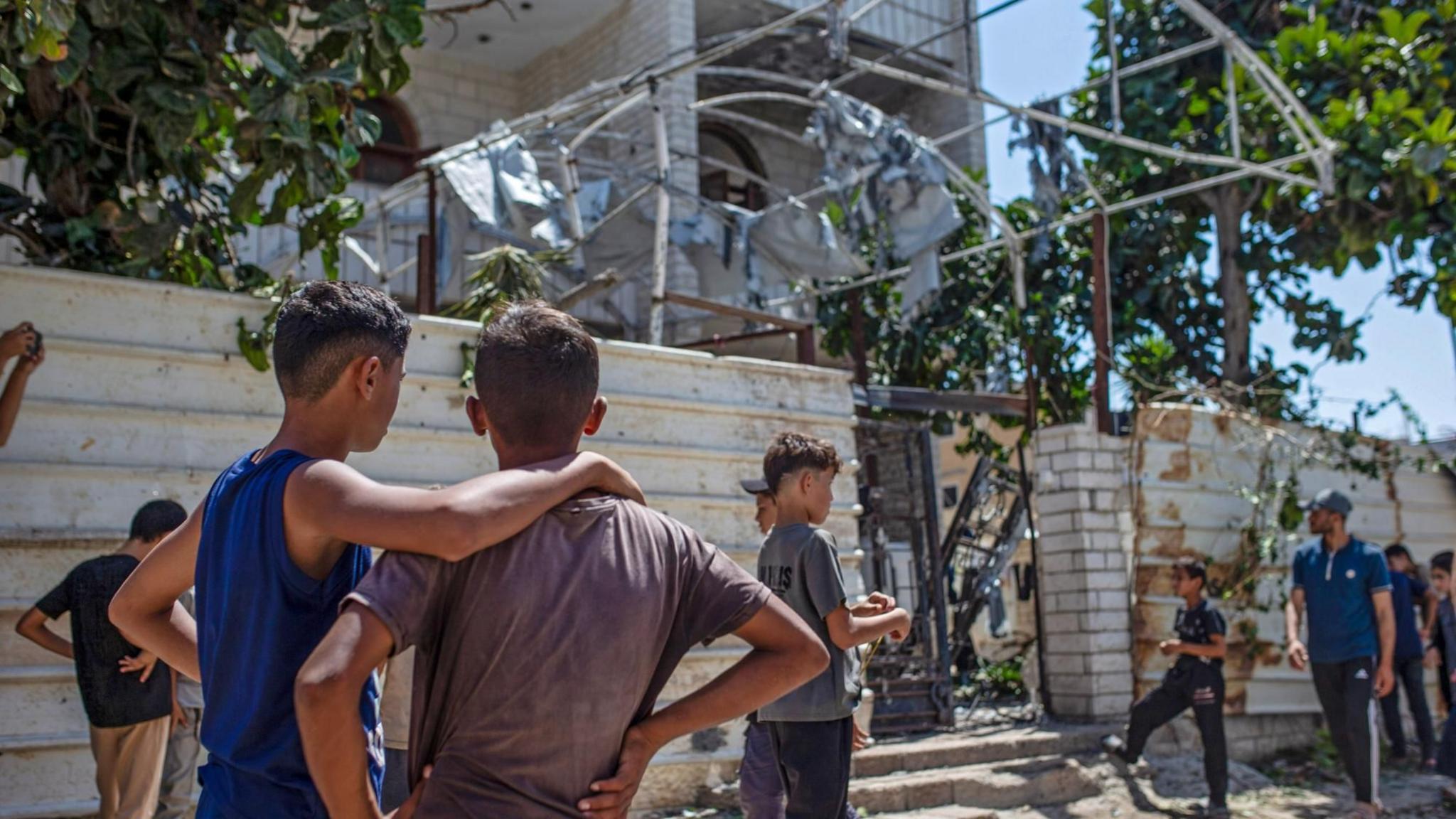 Image caption,A Palestinian source said the target of the Israeli operation was a Hamas internal security official