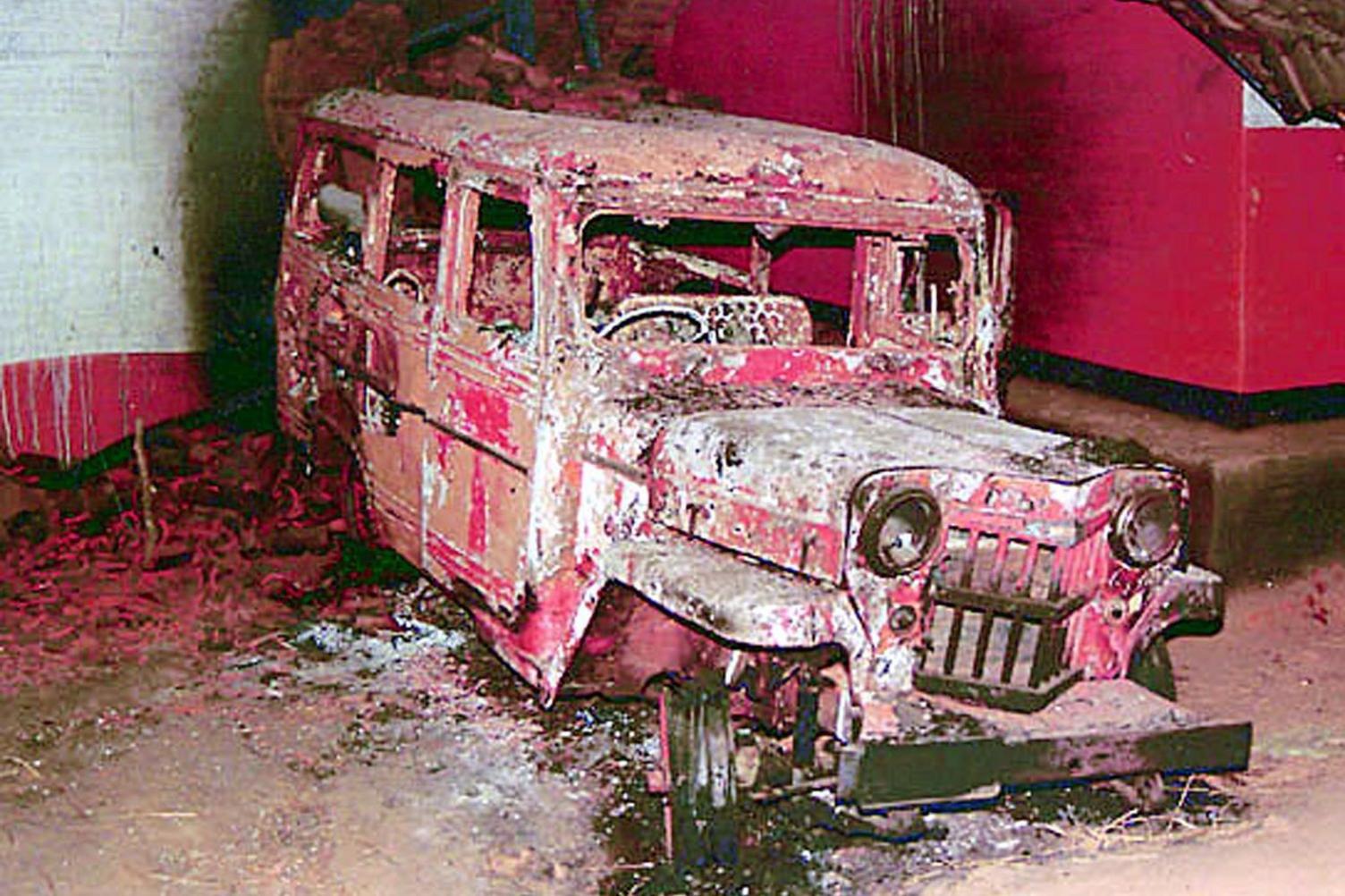 Image caption,Staines and his sons were sleeping in their jeep when a mob of 60 to 70 people surrounded their vehicle, set fire to it and prevented them from escaping