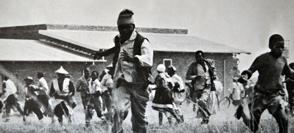Image caption,Protesters started fleeing as the police opened fire