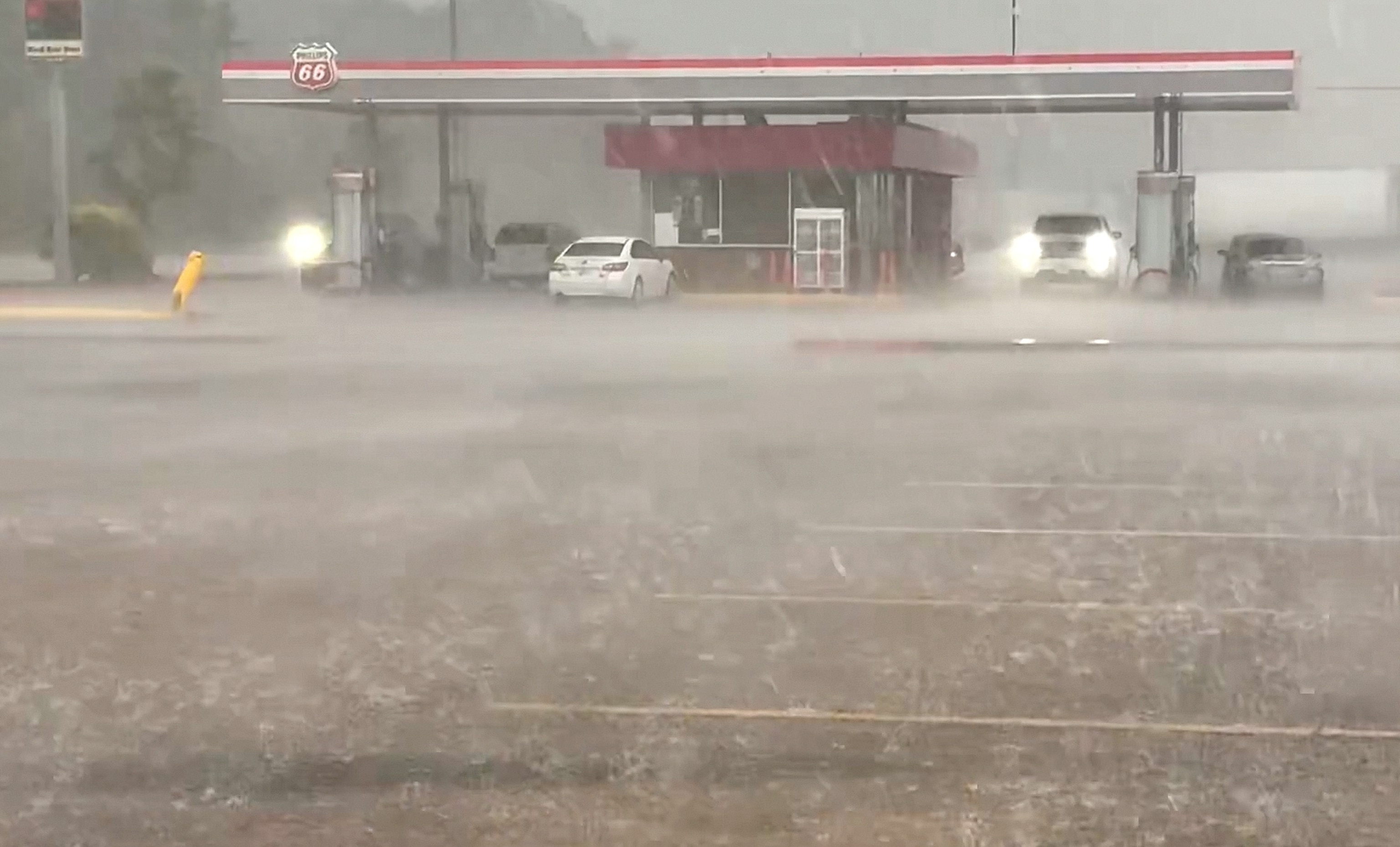 Heavy rain from Tropical Storm Edouard falls in Beaumont, Texas, Sept. 1, 2026.@StormChaserHTX/X