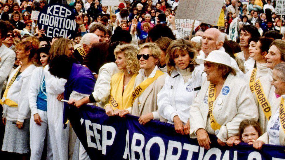 Image caption,Joining Steinem at the 1989 March for Women’s Lives were Susan Sarandon, Gloria Allred, Jesse Jackson and Jane Fonda