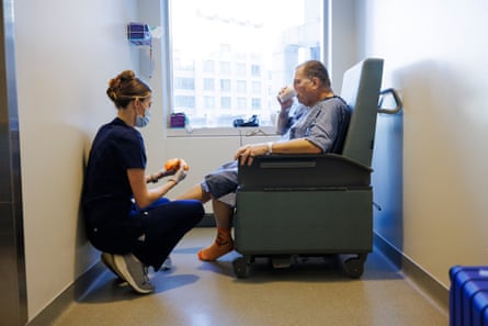 Andrews with nurse Melanie Brodner at Massachusetts general hospital on 29 January 2025, four days after his pig kidney transplant.Photograph: Kate Flock/Massachusetts general hospital/PA