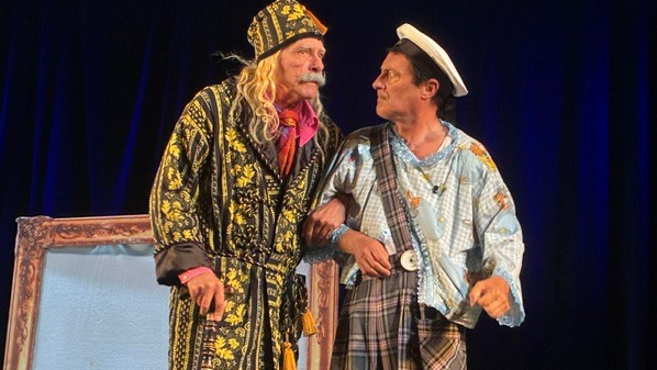 Image caption,Comic actor Borys Barsky (L) says only Vladimir Putin would benefit from Ukrainians banning the Russian language
