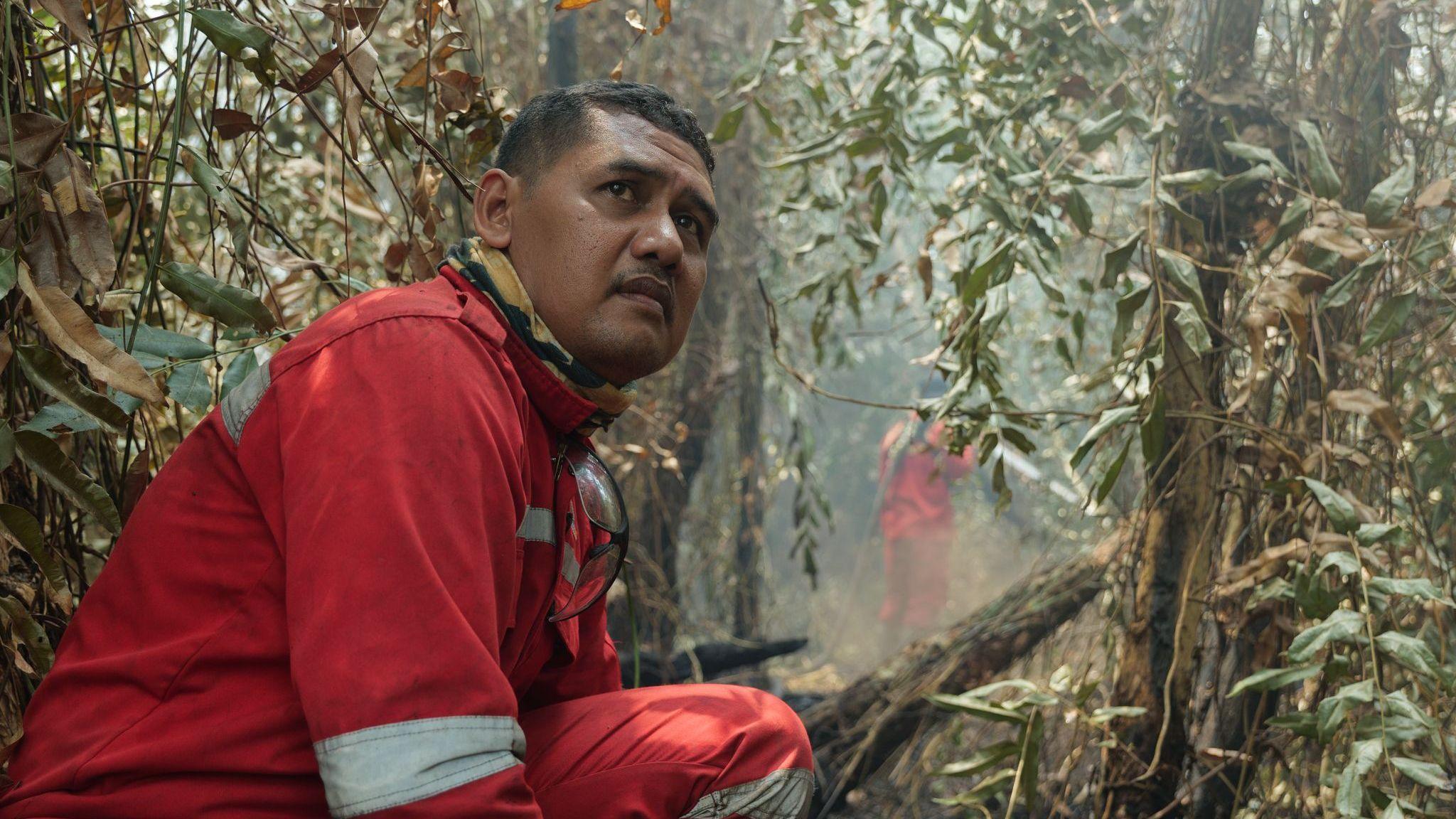 Image caption,"The worst thing here has been the smoke," says Fahrin Ramadhianto